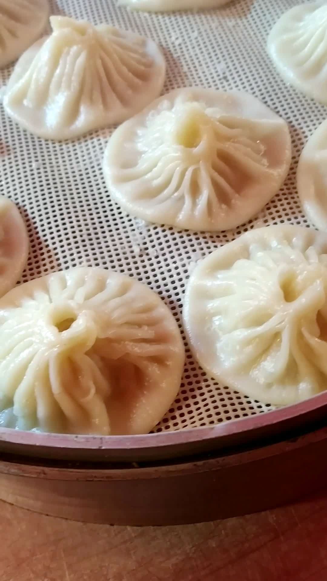 河南开封 灌汤包.