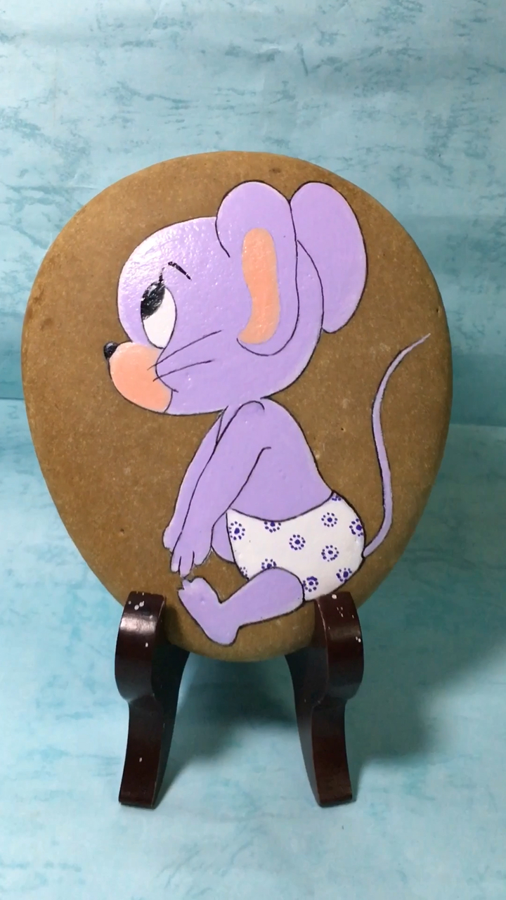 紫色老鼠动画片图片