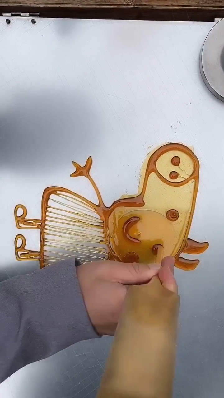 甜甜的小猪佩奇,亲手交到你手里!#糖画