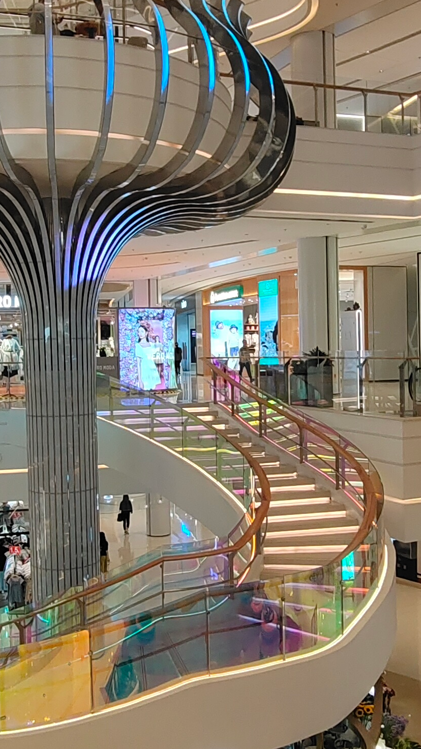 南京江宁龙湾天街,玻璃天桥惊险刺激,美学与浪漫并存新设计