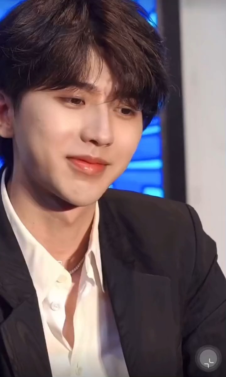 男朋友蔡徐坤害羞了