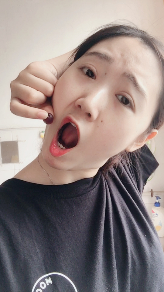 哈哈教你如何的张大嘴巴去吃东西6.