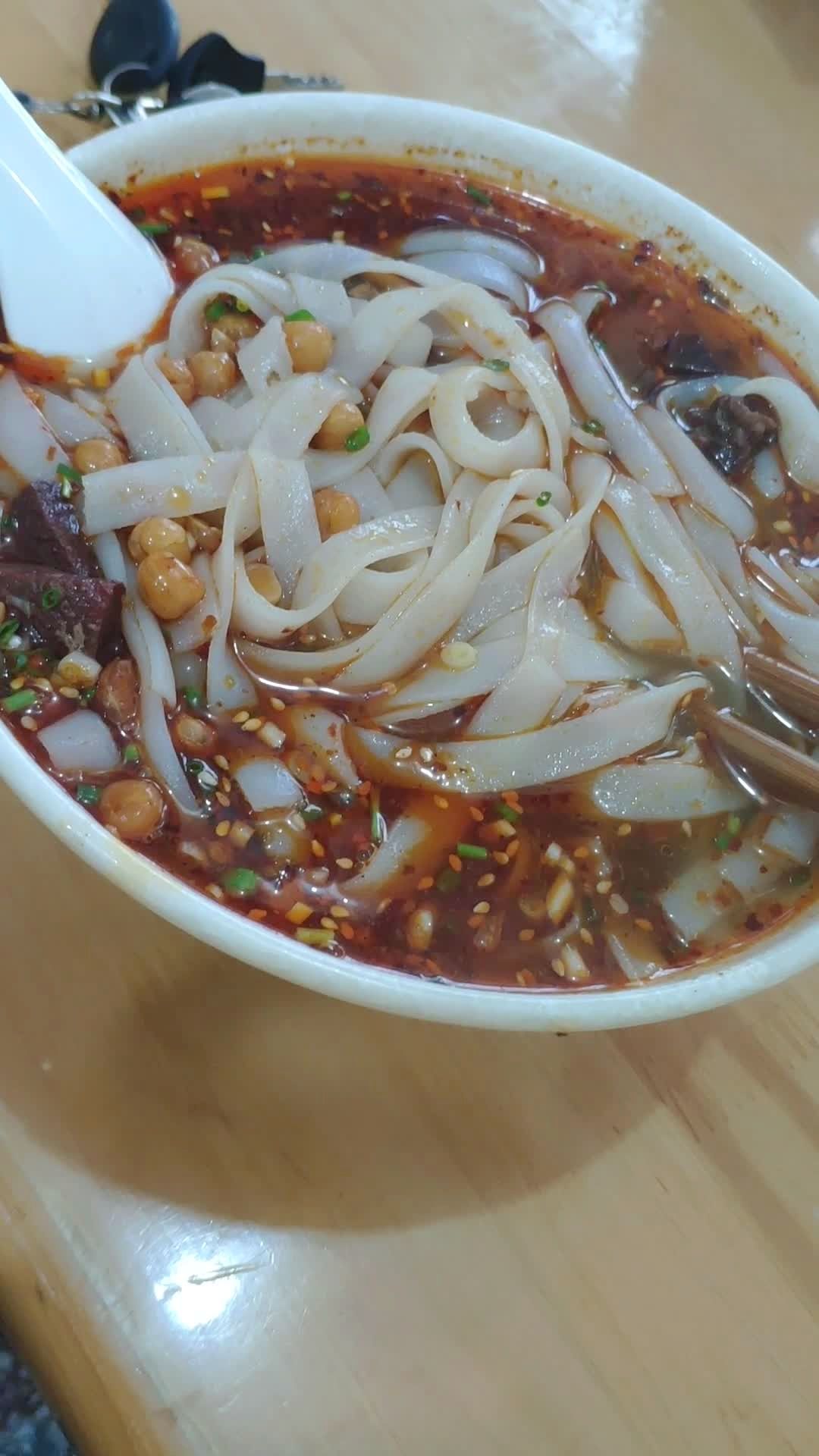 开县的牛肉河粉  好吃不贵  8块一碗