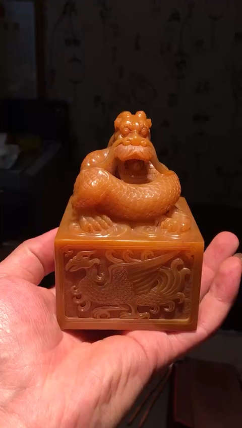 龙玉玺 喜欢点个赞 自己创作的