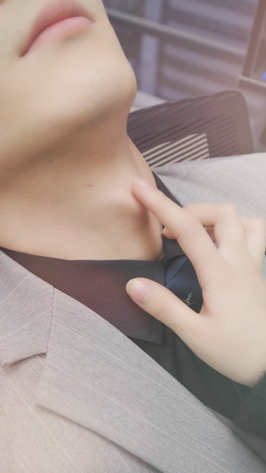 摸男朋友喉结会发生这种事?#霸道总裁