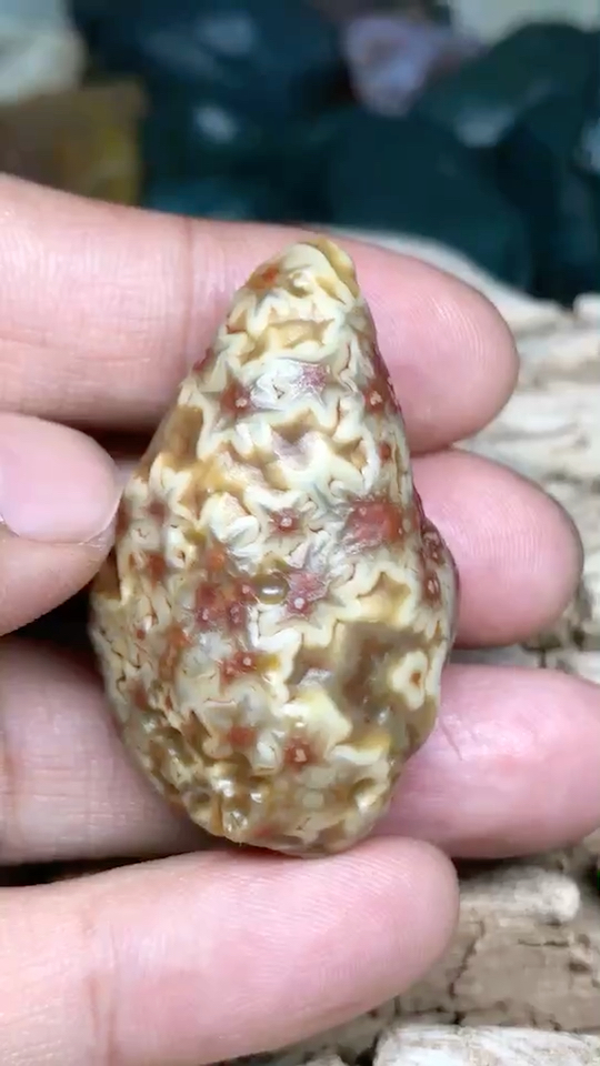 极品飘花筋脉石