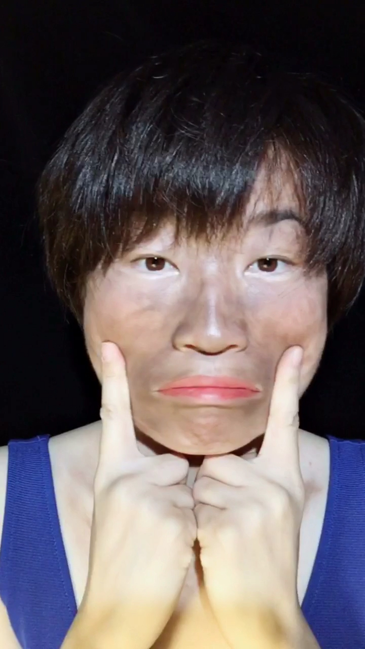 长得丑,化个妆来改变