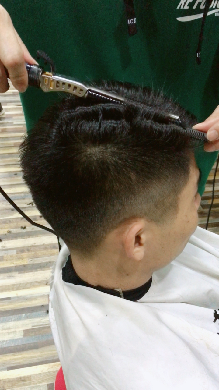 电棒烫,男士在家好打理的造型烫,头发不听话的来找我吧!