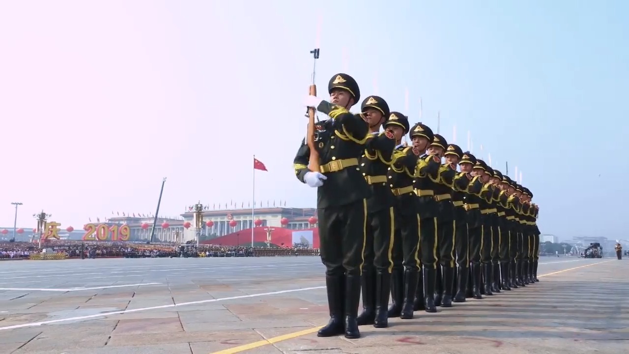 回忆去年国庆阅兵:标兵战士