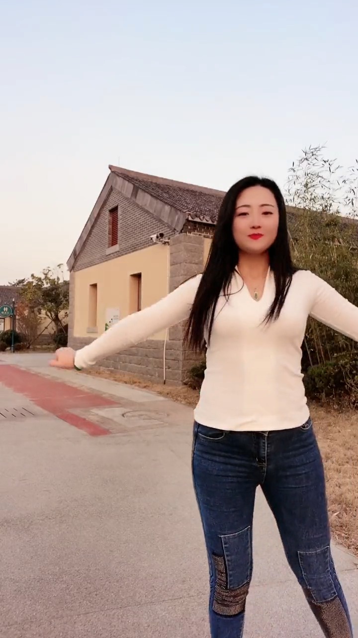 真正漂亮的女人:体型微胖,珠圆玉润,四四方方,1米60左右,130斤上下