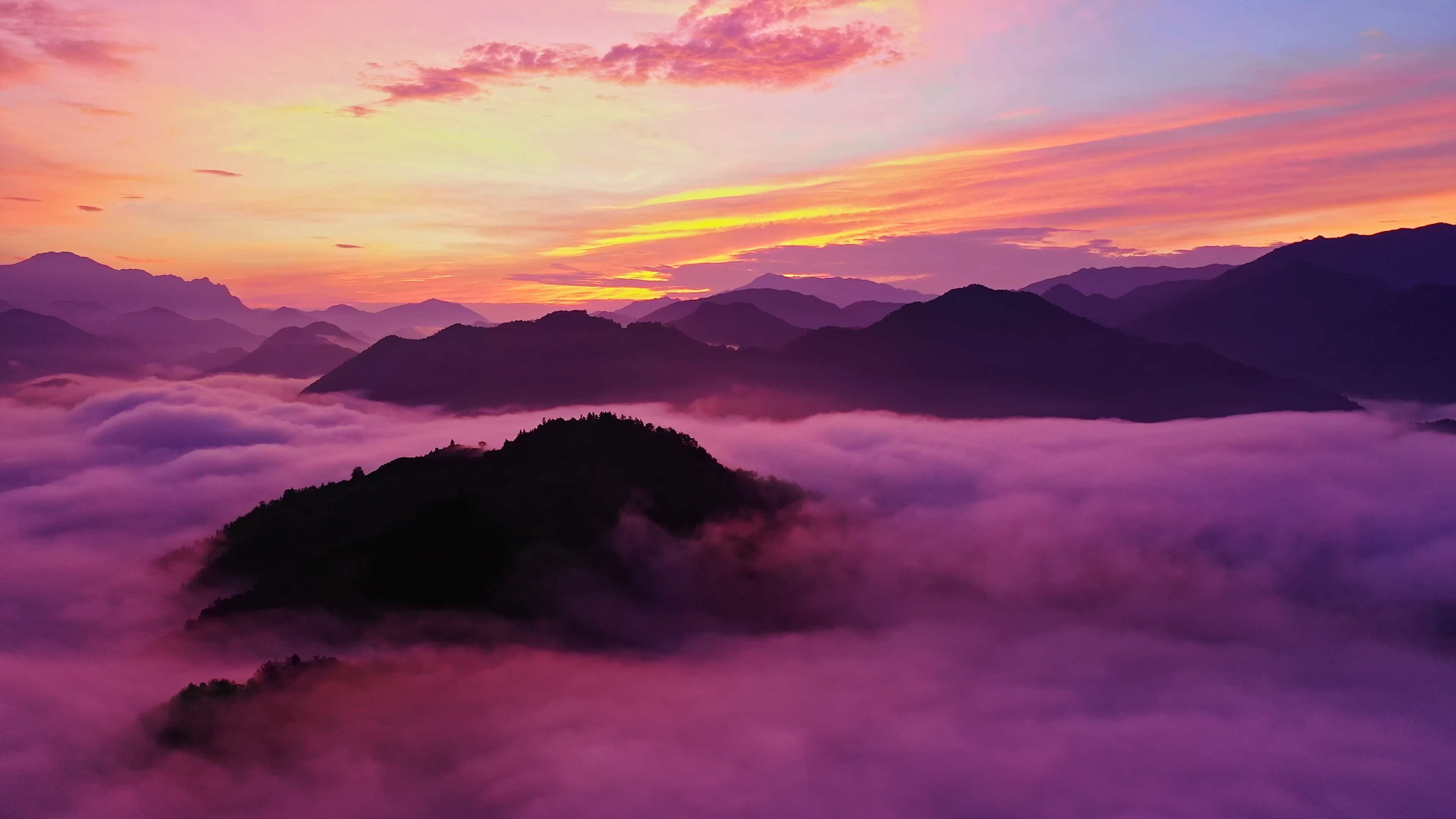 云海伴日出,朝霞美如画