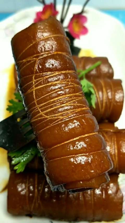 麻辣猪皮卷,馋哭了隔壁小孩!