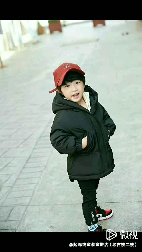 起跑线童装羽绒服现货热卖中