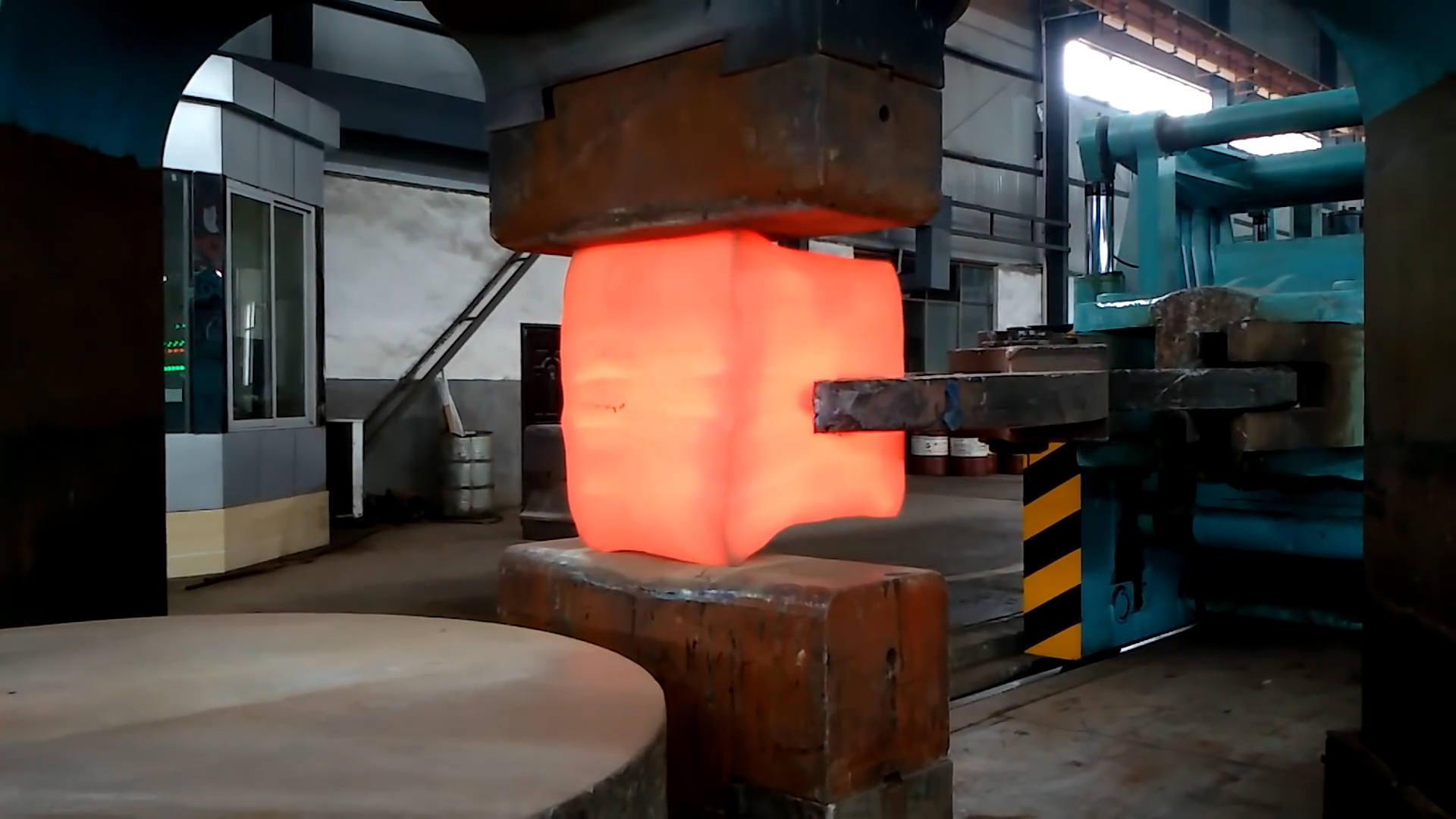 热锻压,跟揉面团一样