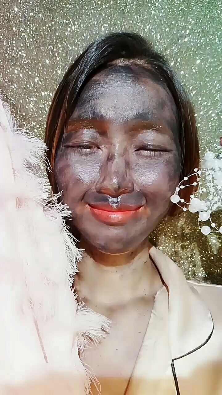 丑女黑妹相亲  男方嫌弃丑又黑  化完妆变脸开跑车倒追