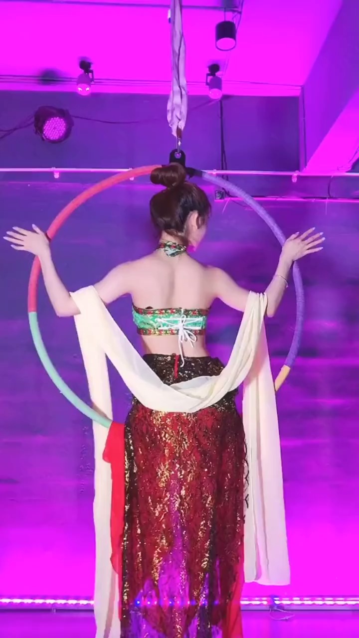 标题你们来定#上热门 #山楂啊梨 #敦煌飞天