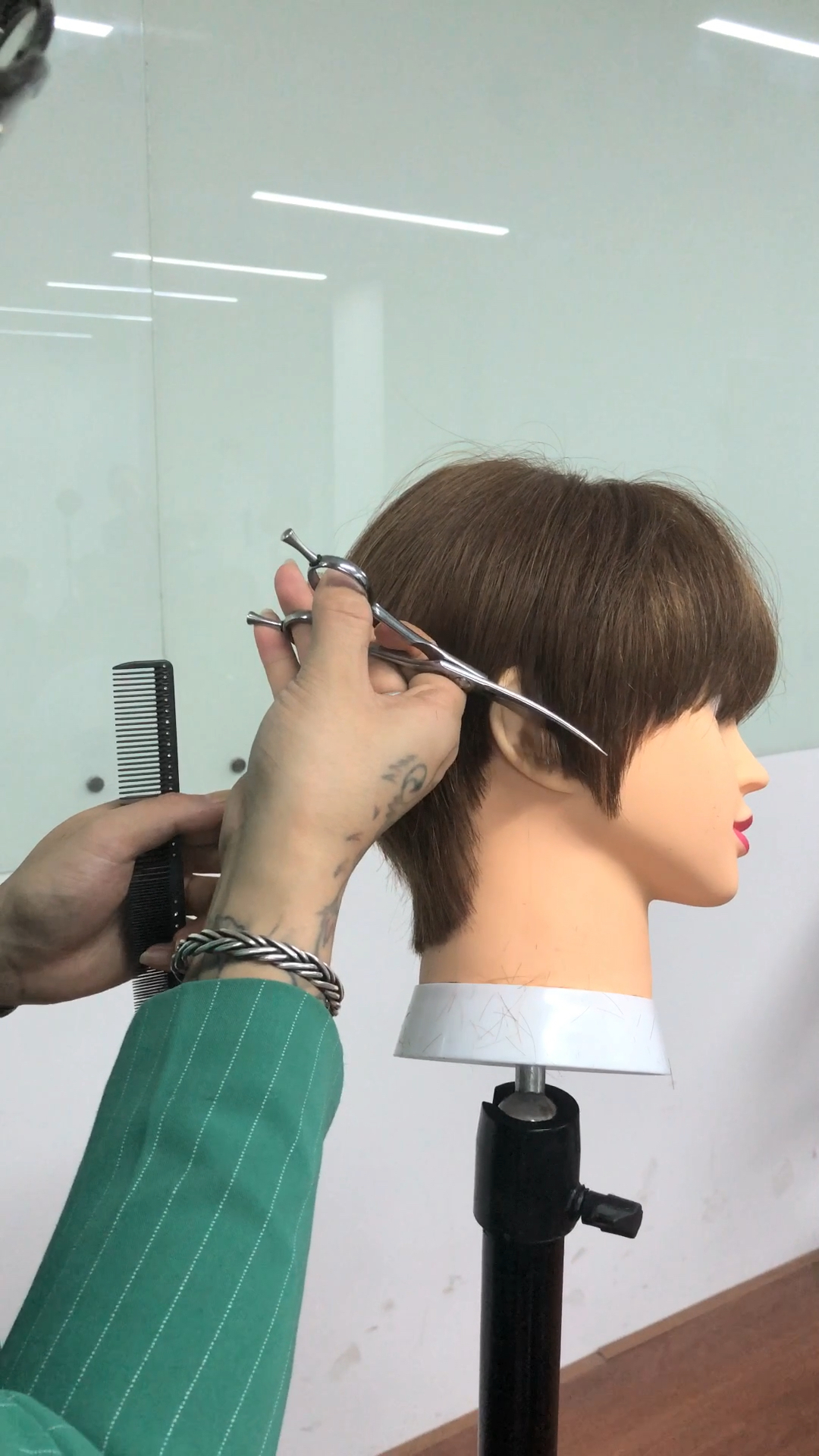 短发鬓角轮廓处理,超实用,记得收藏哦!