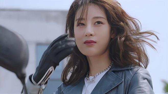 夜色暗涌时:方琦骑摩托车耍帅,化身飒气美女,颜值秒杀情敌!