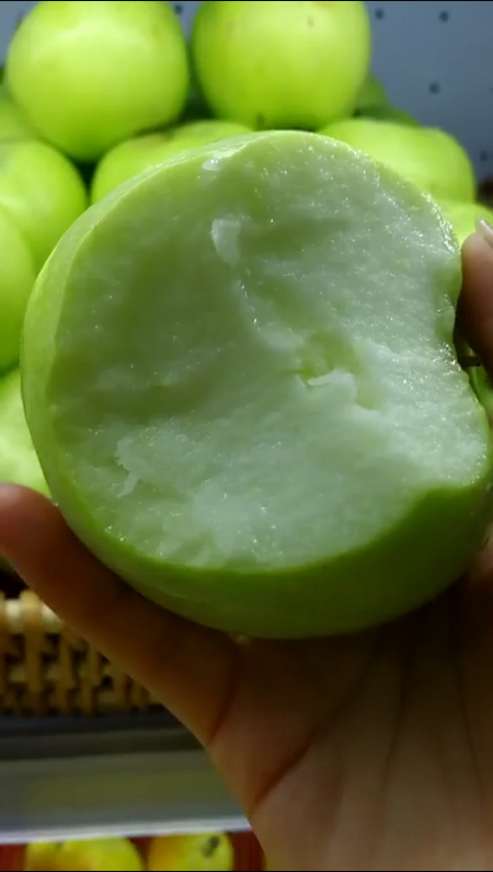 伏苹果到货啦小主们96  脆甜脆甜的 软甜的也有哈 总有一款小主们爱
