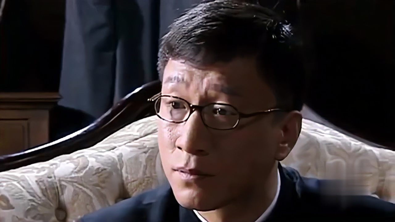 潜伏:余则成心思异常缜密,为站长铺好后路,天衣无缝!