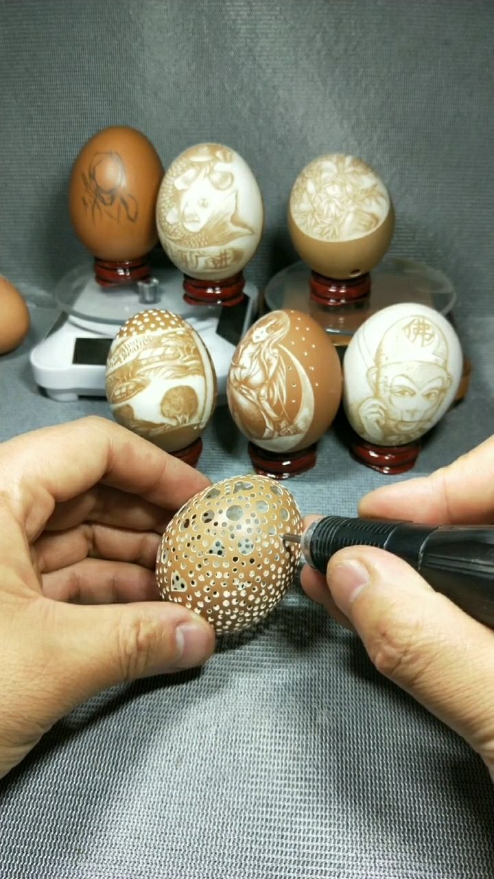 鸡蛋雕刻镂空打洞500个做灯笼,非物质文化遗产传承人(蛋雕艺术)