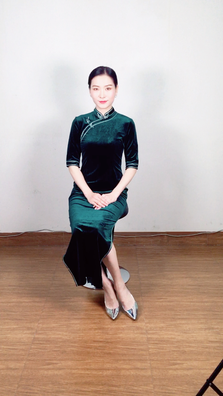 旗袍优雅坐姿