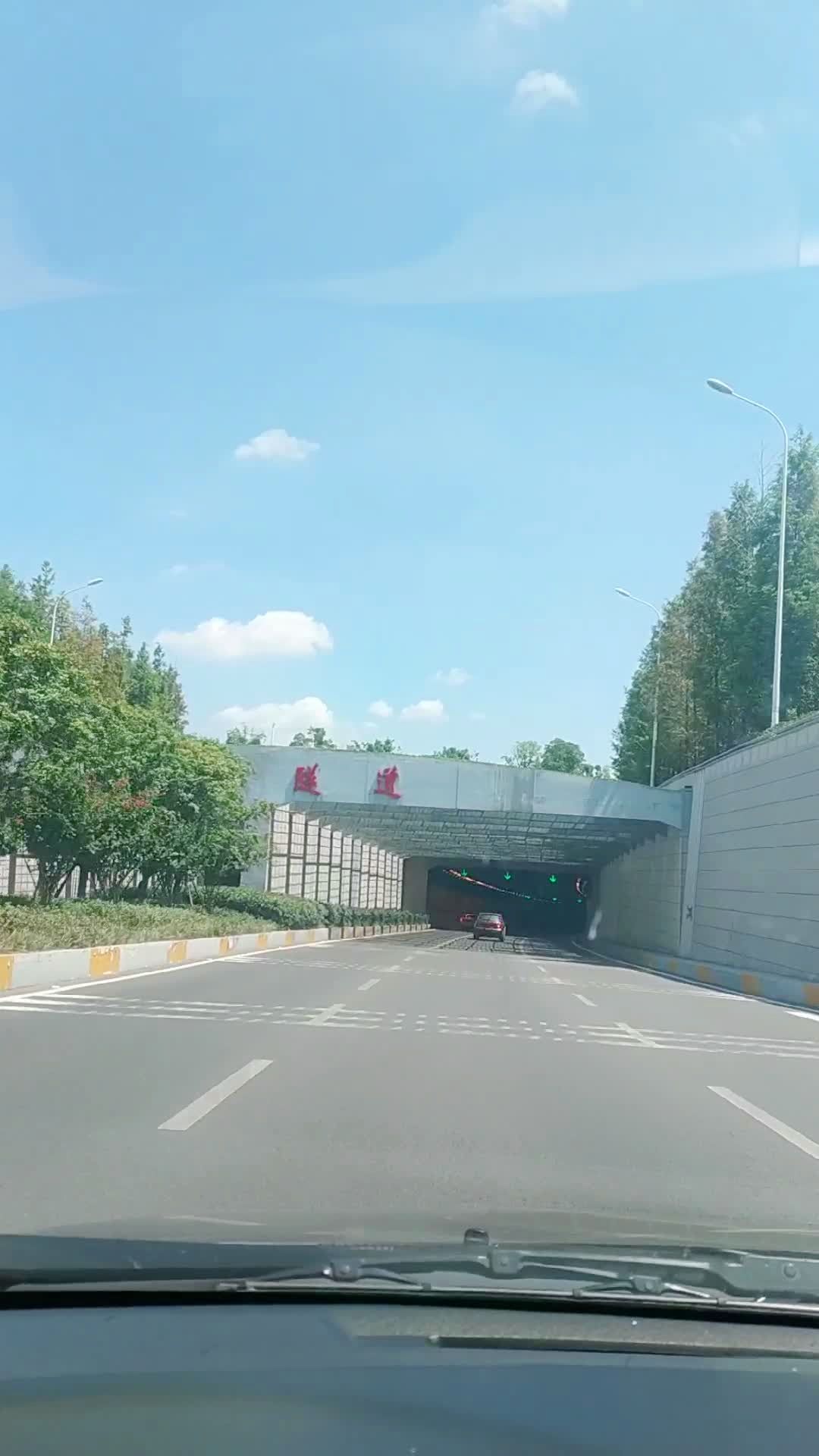 武汉东湖隧道多长图片