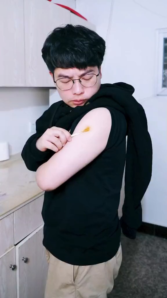 不就是要漏出肩膀吗#文浩太难了 #老肩巨滑