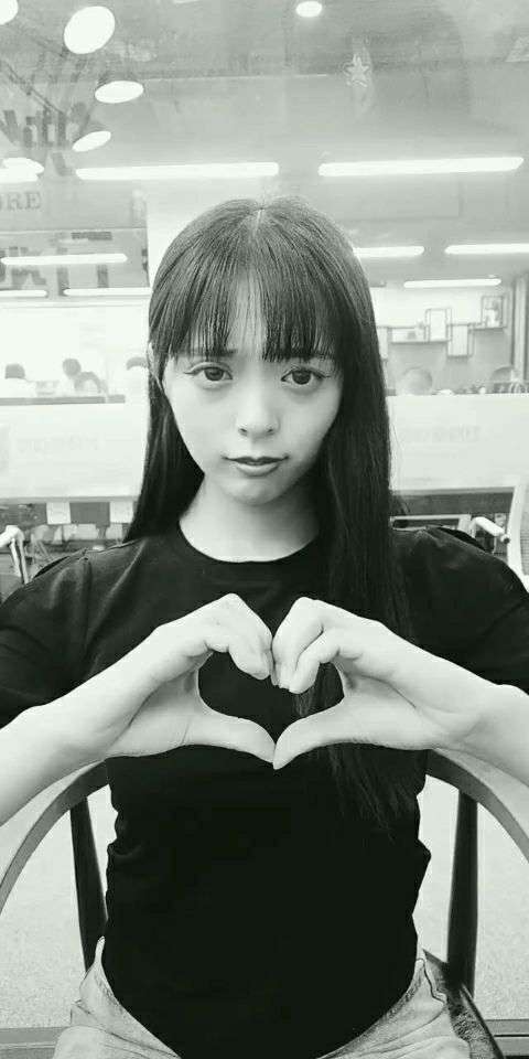 07年在qq认识一个四川姐姐,可512后,她的头像再没亮过,也许她换了号