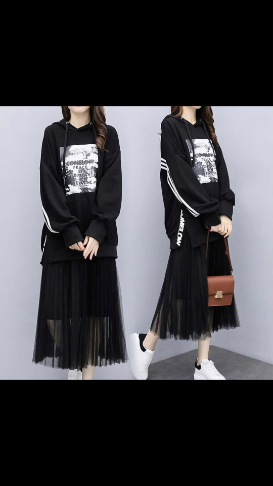 加绒卫衣来咯00 配上纱裙,超时尚