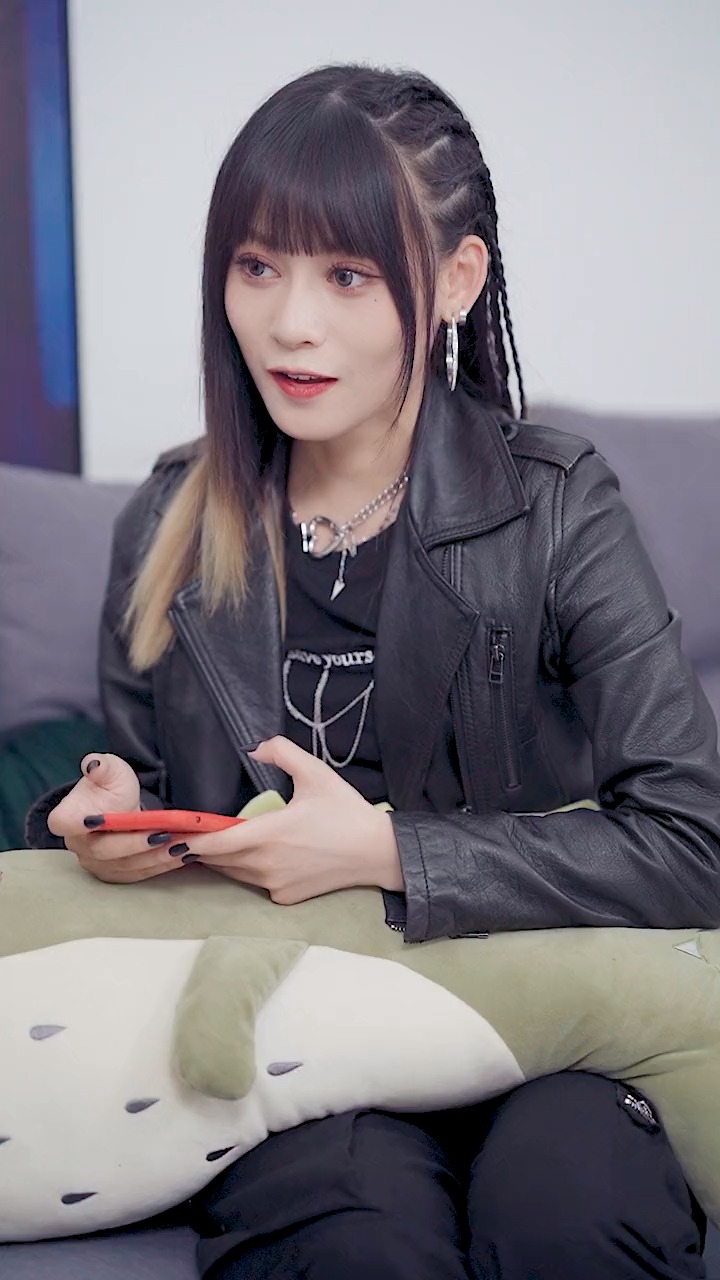 《魔女月野》第四十七集 作为男朋友,就一定要成为女友的保护伞!