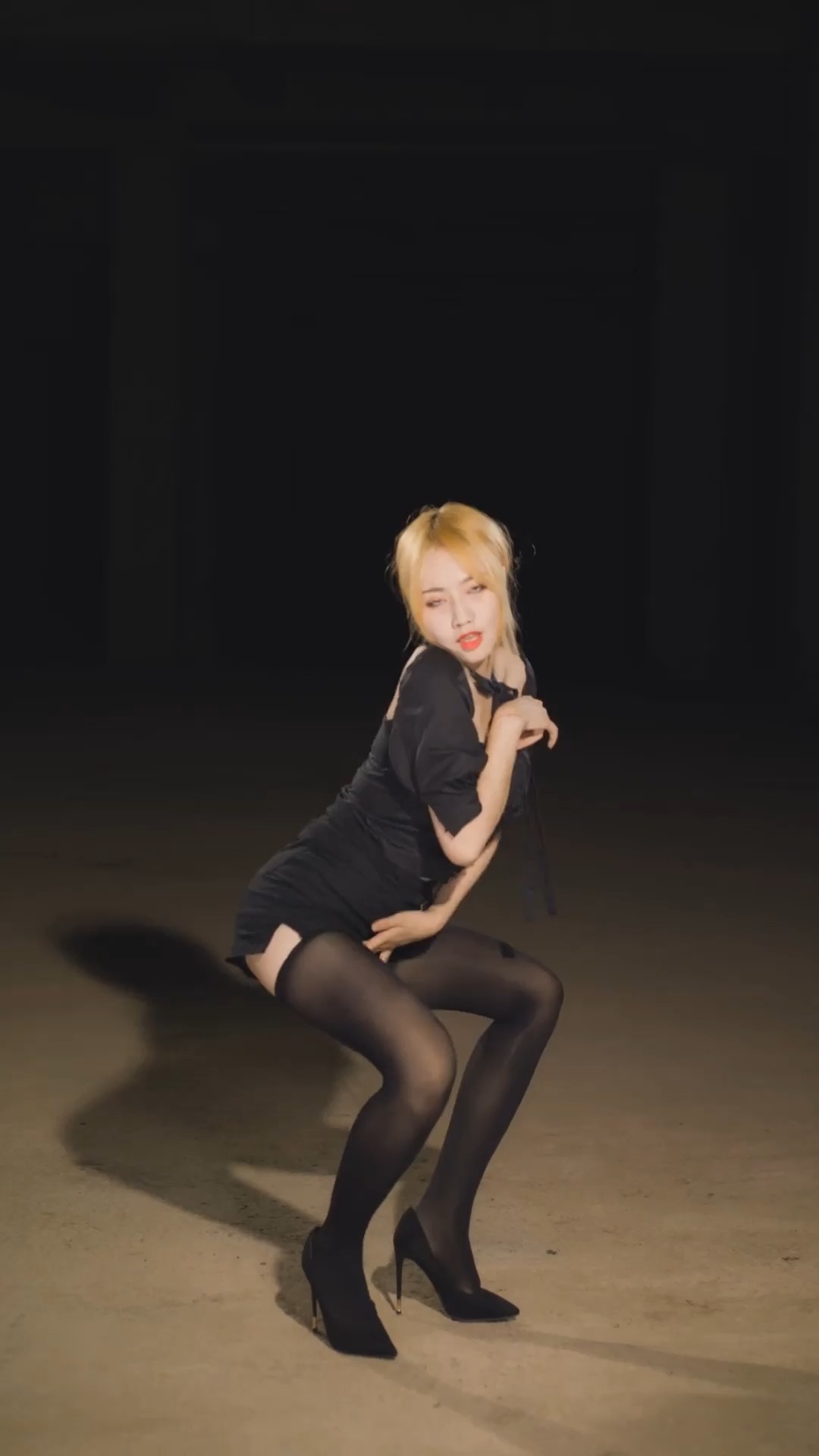 热舞 #长腿女神 #大长腿 #女团 #韩国女团 #美女热舞 #丝袜美腿