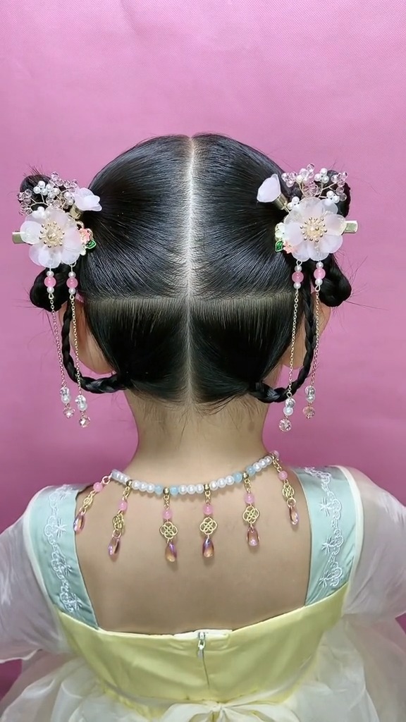 四根辫子也可以扎出好看汉服发型