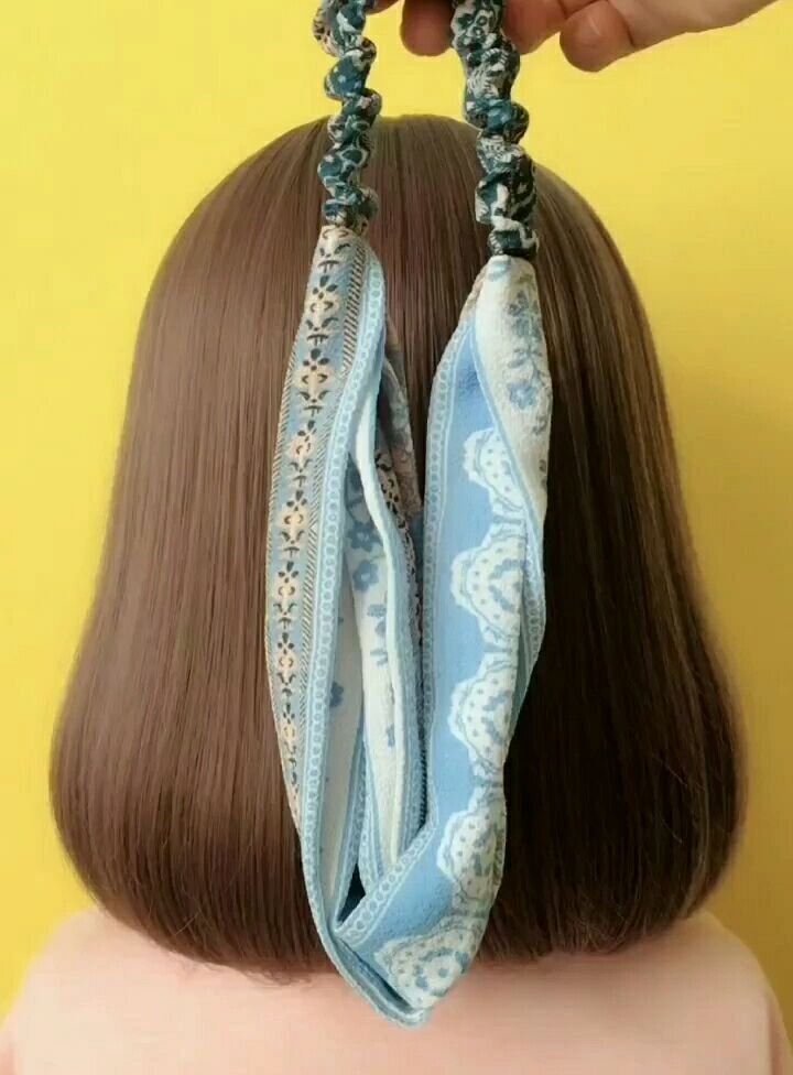 短发戴发带这样扎