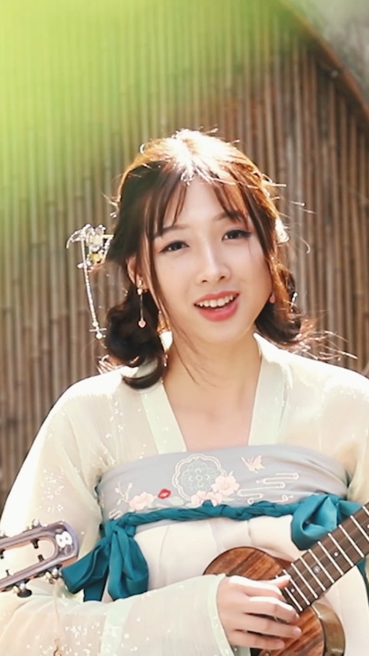 杨可爱# 适合与闺蜜一起弹唱的《棠梨煎雪》,超好听