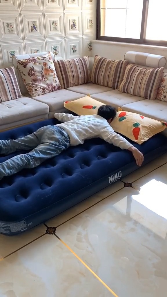 家里每次来客人,都是睡沙发,连翻身都不行,这款床垫.