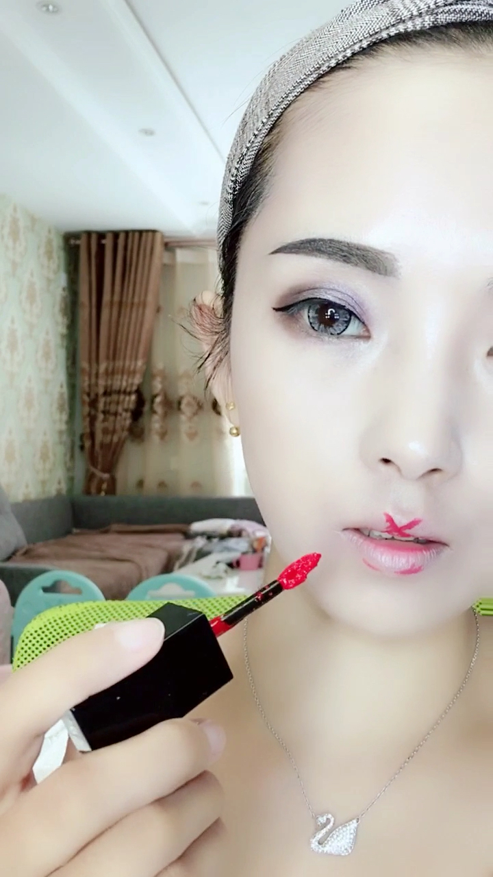 小嘴画大的满唇画法97