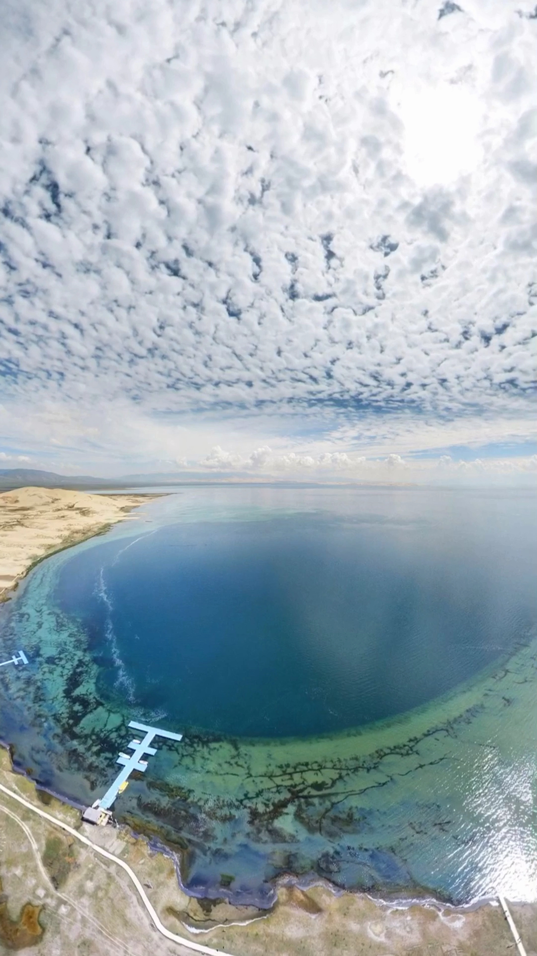 青海湖,中国最大的内陆湖泊,美的像一颗耀眼的翡翠