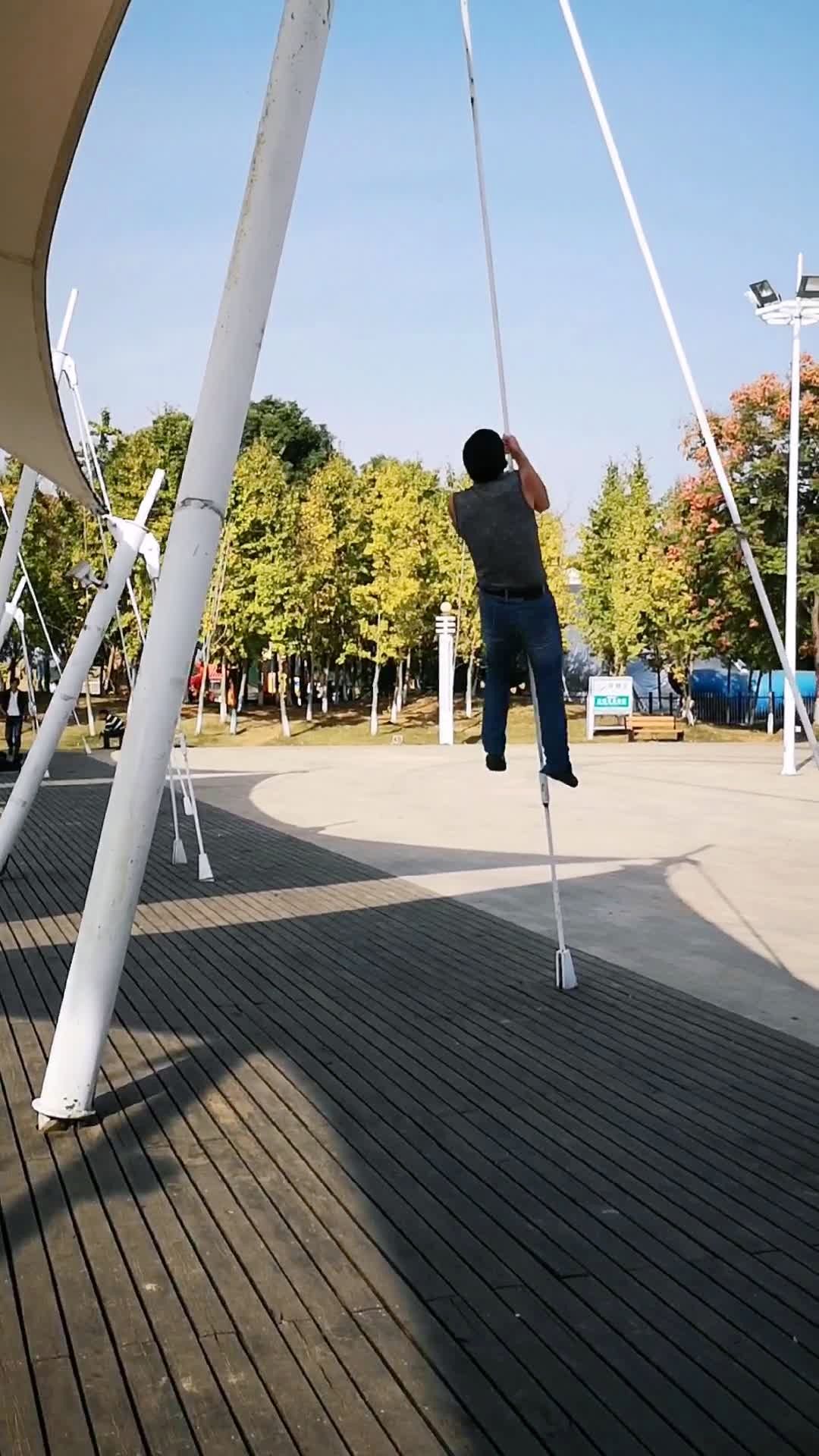 我运动我快乐我爬杆