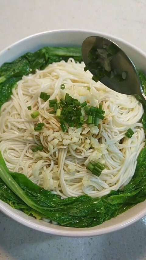 清汤寡水面!