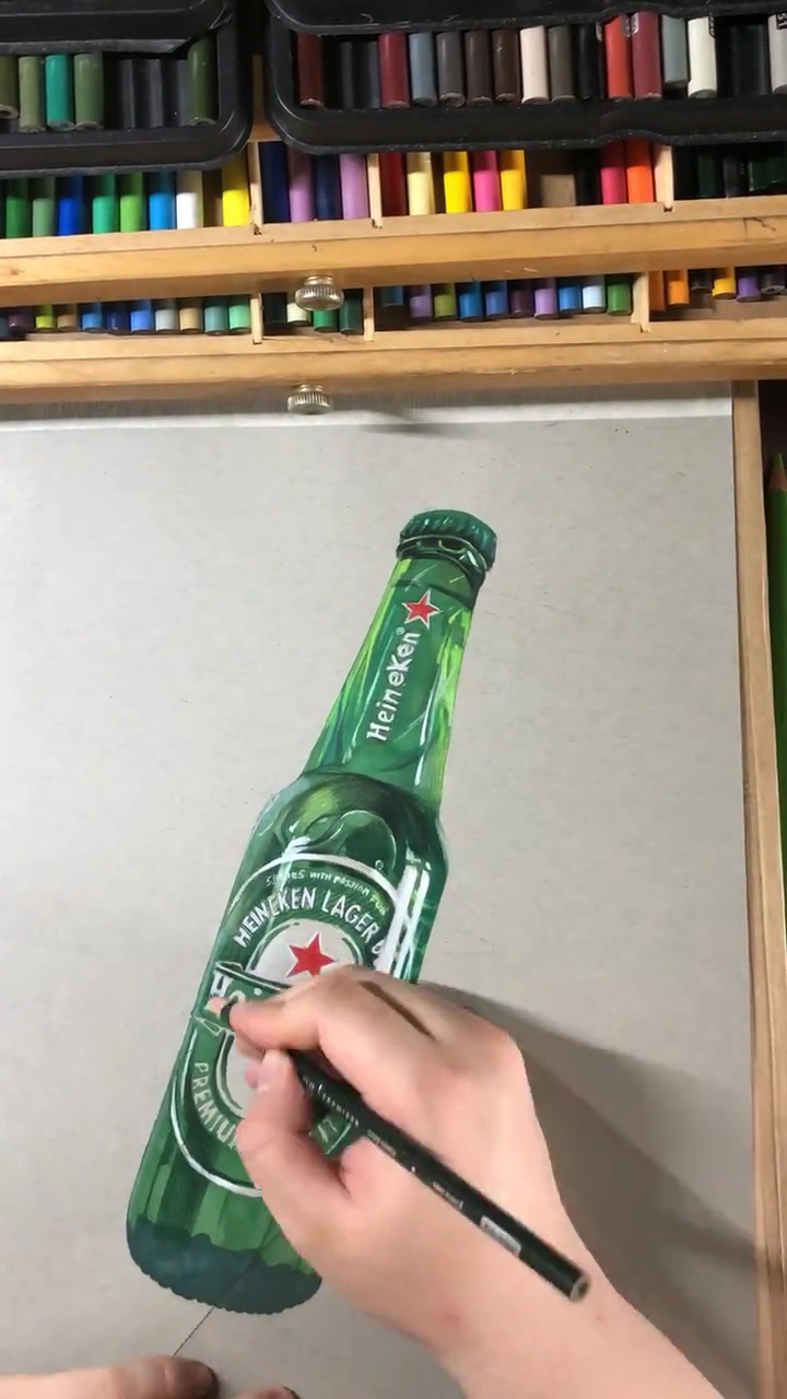 3d写实彩铅 冰镇啤酒感受一下@{uid:1502349662339070,nick:经
