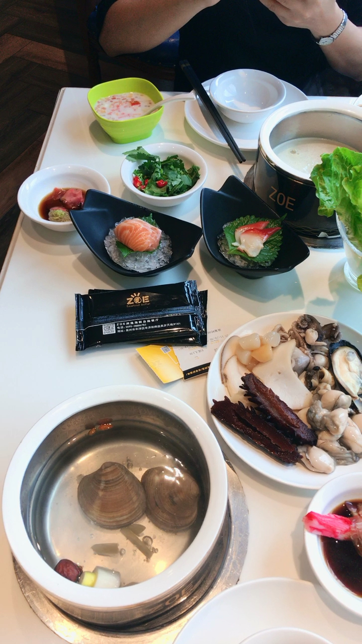 美女请吃海鲜自助大餐
