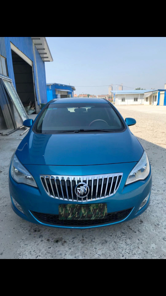 两厢小别克,适合美女用.喜欢的微信联系18871080158.