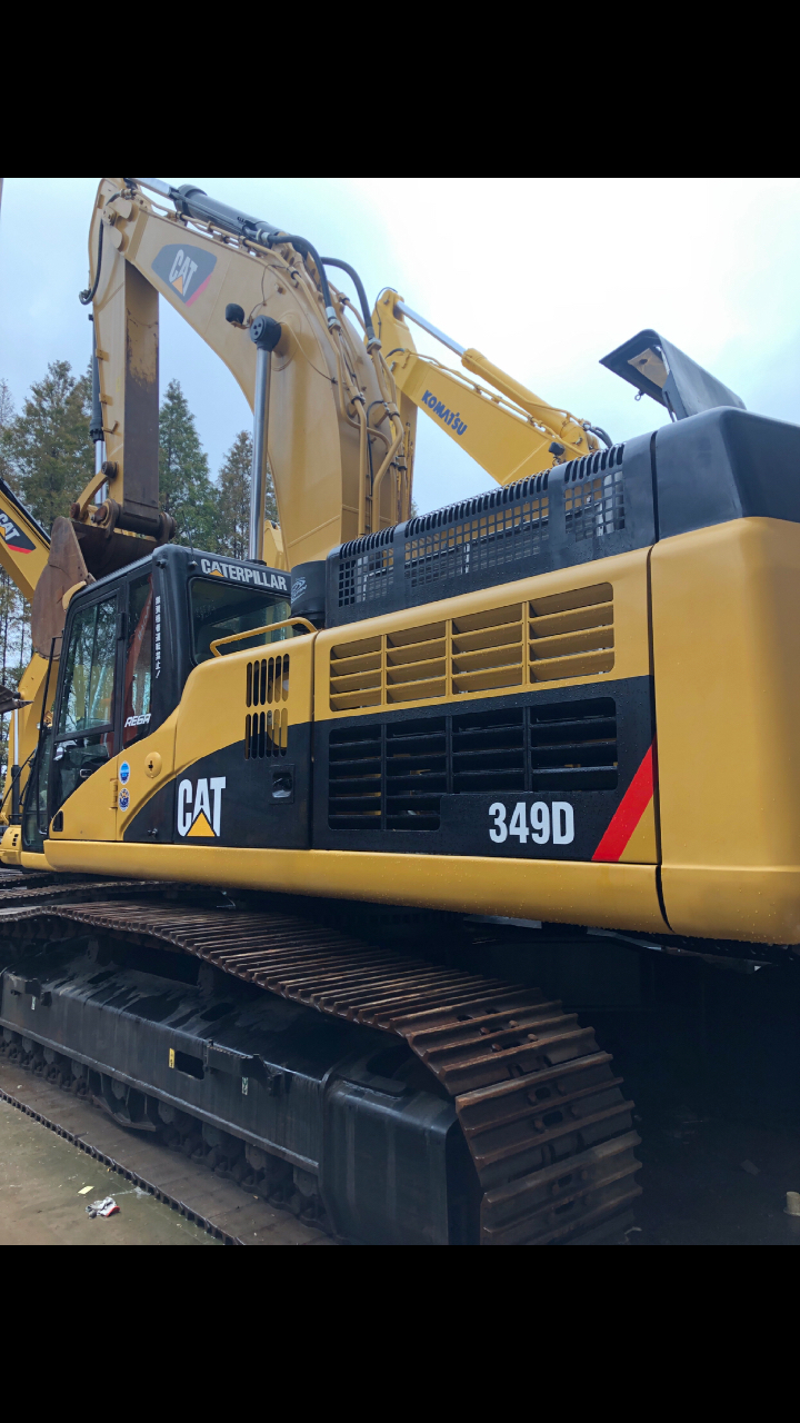 卡特349d,刚报海关回来,车况精品,质保一年,性能杠杠的,看上的客户