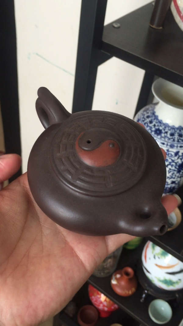 早期八卦紫砂壶.