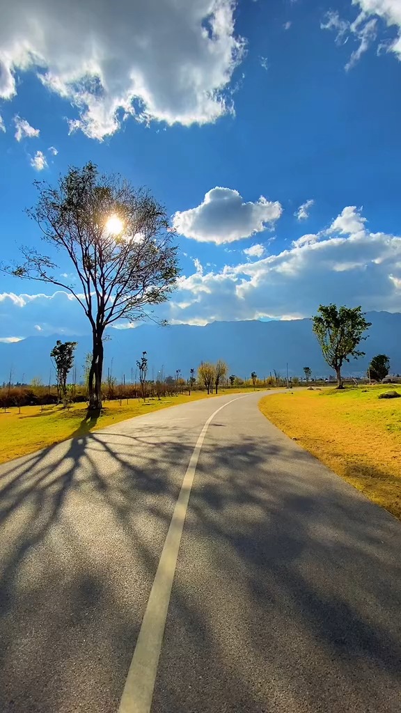 "当你心中满是热爱,人间便处处都有温柔."#治愈系风景 #旅行推荐官
