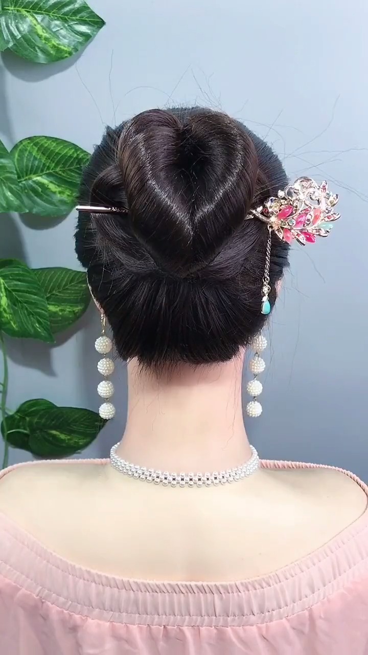 适合古风的丸子头,配上簪子真的是太美了!