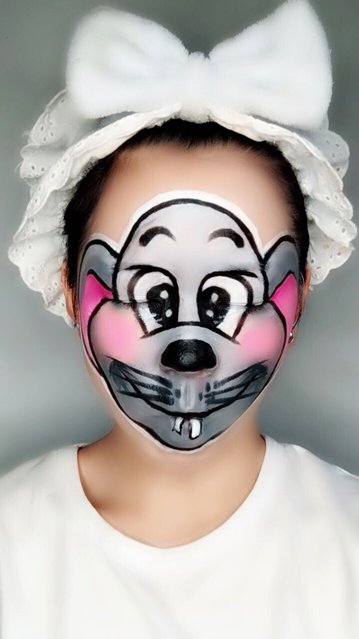 手绘卡通版十二生肖  子鼠妆