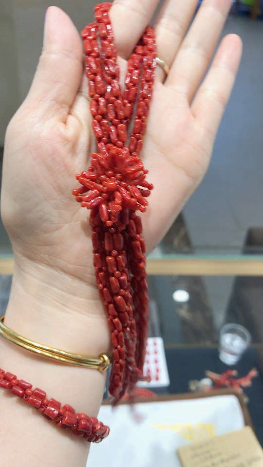 红珊瑚毛衣链