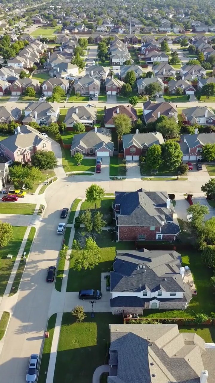 9694美国是一个大农村,没有繁华的高楼大厦.